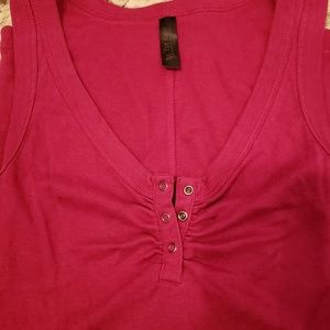 VS Tee Shop berry tank
